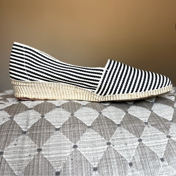 Castaner Cream & Black Striped Espadrille Wedge Slip On Shoes Size 9 fits like 8 - Picture 2 of 14
